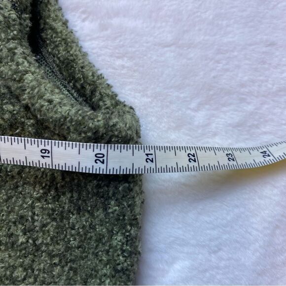 Woolrich Light Olive Heather Toggle Button Vest Size Large - Picture 10 of 11